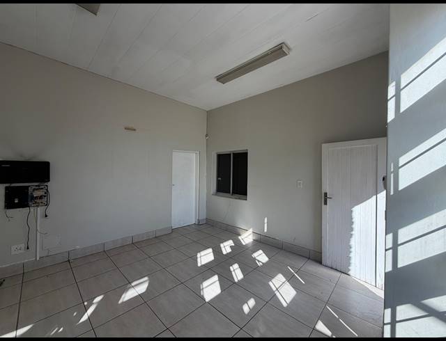 391M² WAREHOUSE FOR SALE IN HALFWAY HOUSE